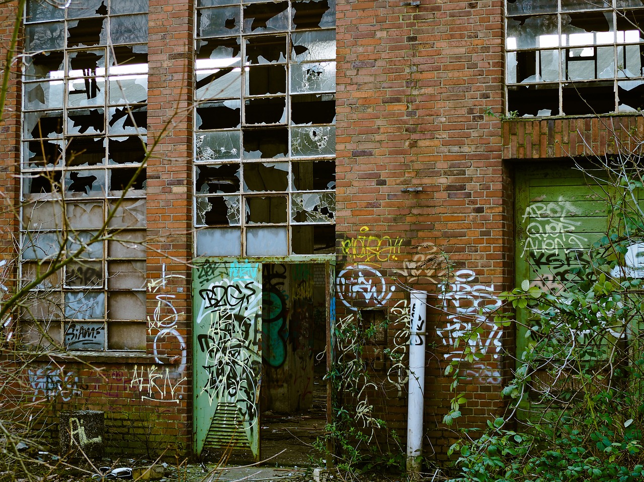 factory lapsed ruin free photo