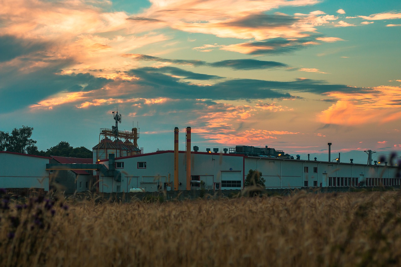 factory  manufaktura  building free photo