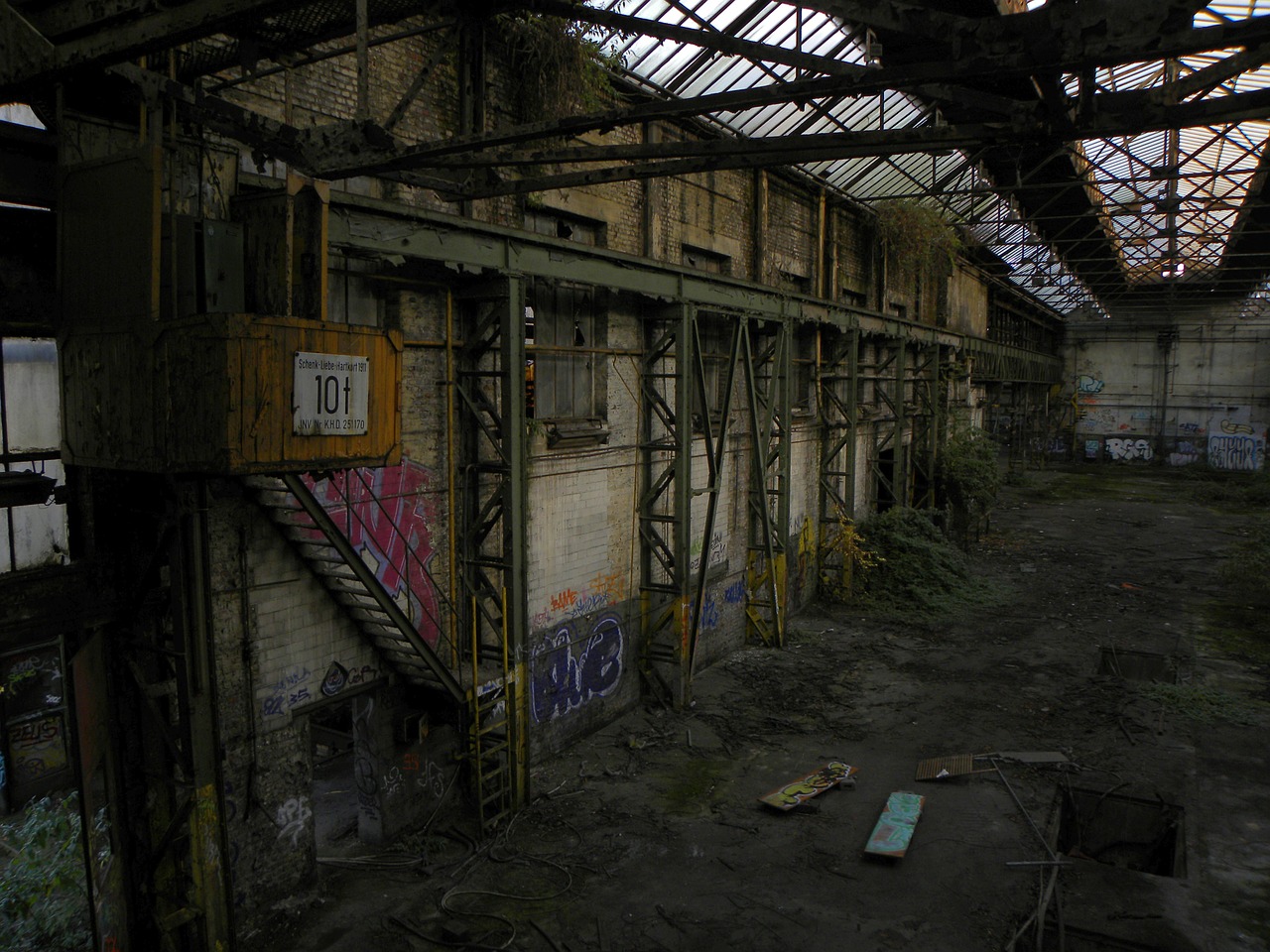factory age decay free photo