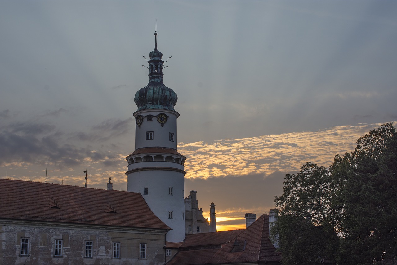 fade  evening  castle free photo