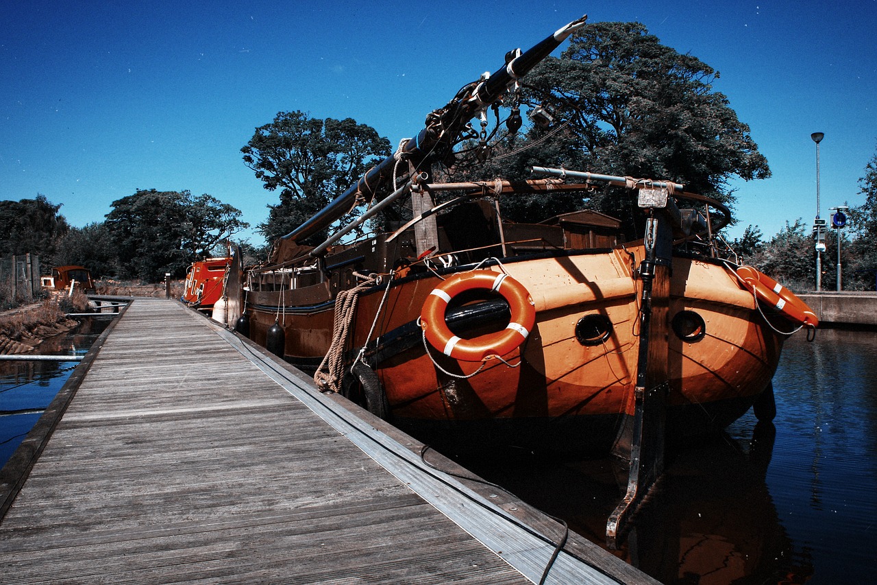 falkirk canal long boat free photo