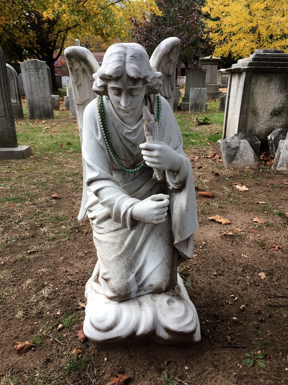 fallen angel cemetery grave free photo