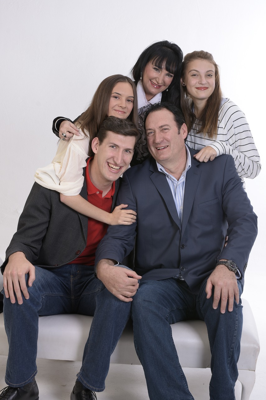 family portrait smiling free photo