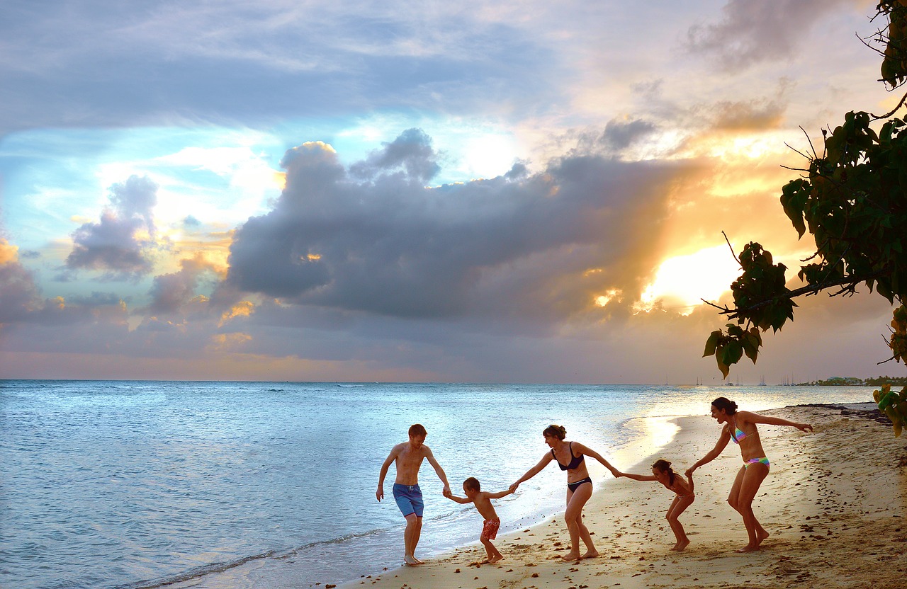 family beach holiday free photo