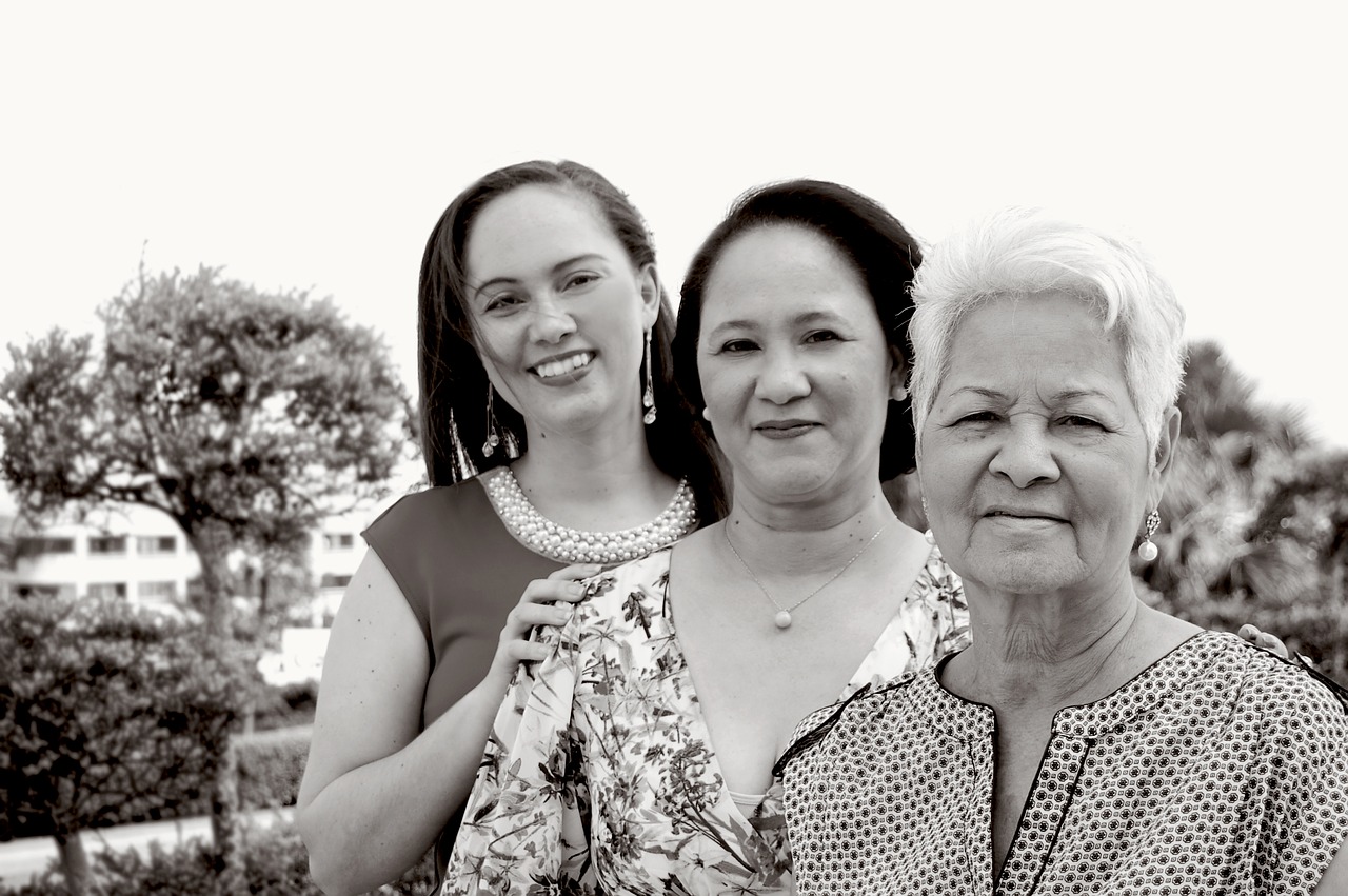 family women black and white free photo