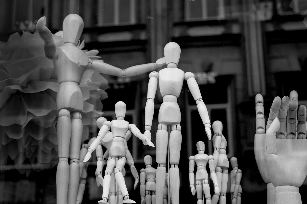 family artist's mannequin figure free photo