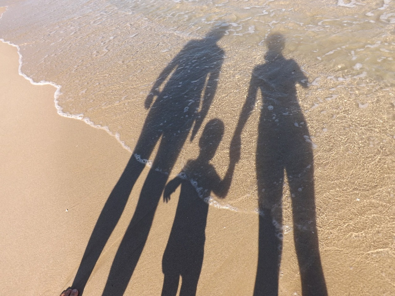 family shadows sea free photo