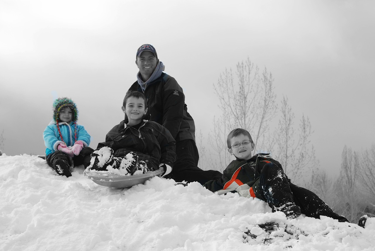 family fun snow free photo