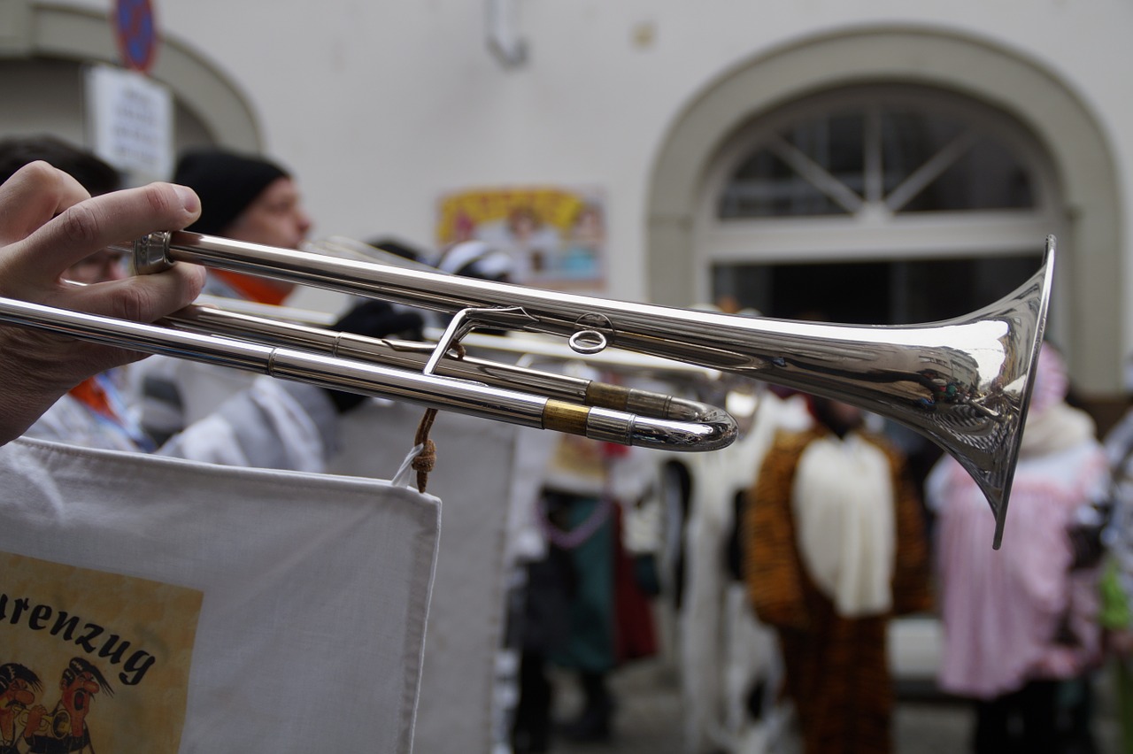 fanfare train trumpet strassenfasnet free photo