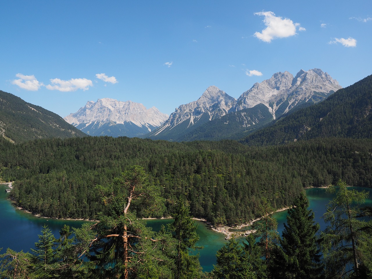 far right blindsee zugspitze massif free photo