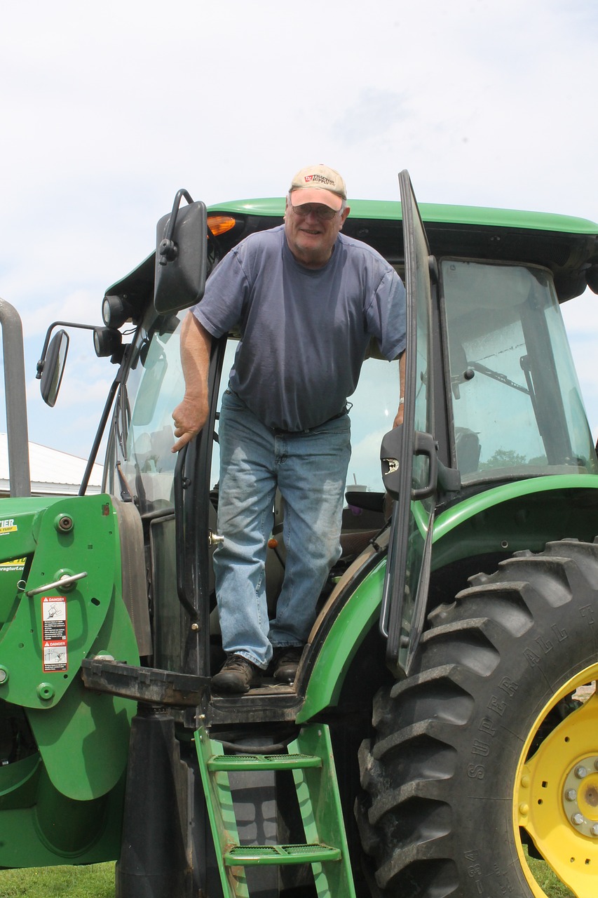 farm farmer tractor free photo