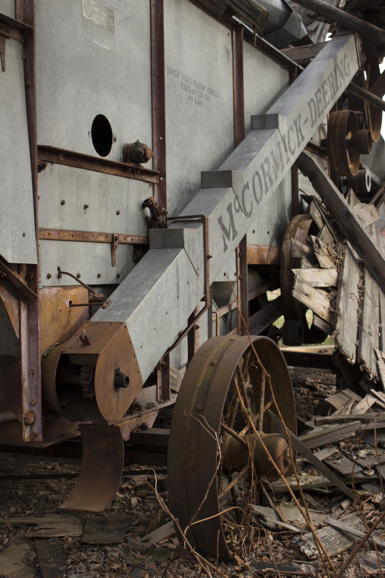 farm equipment thresher free photo