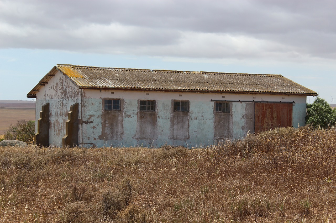 farm house  old buildings  old school free photo