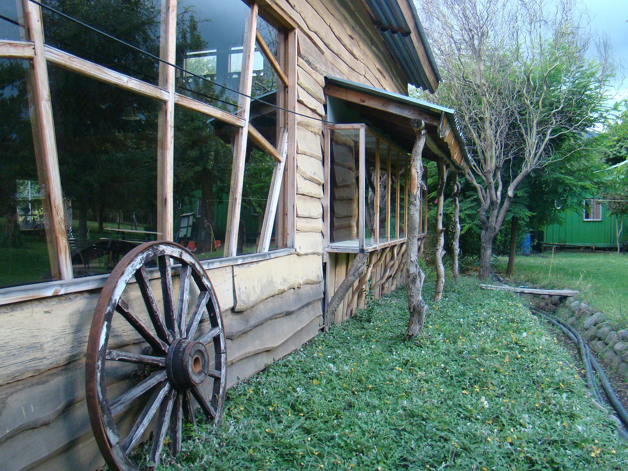 farm house facade architecture free photo