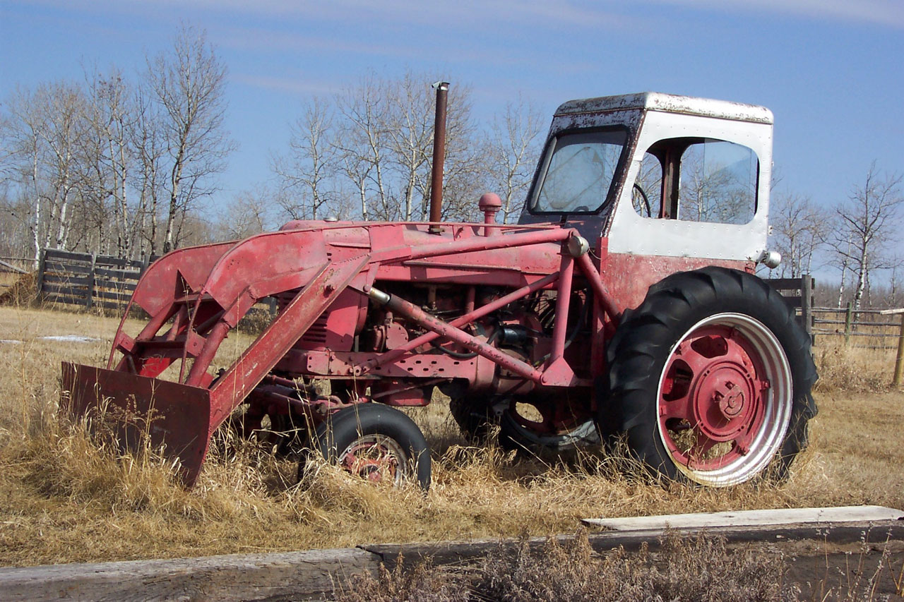 farm tractor 1940 free photo