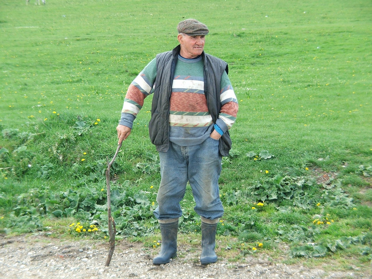 farmer man standing free photo