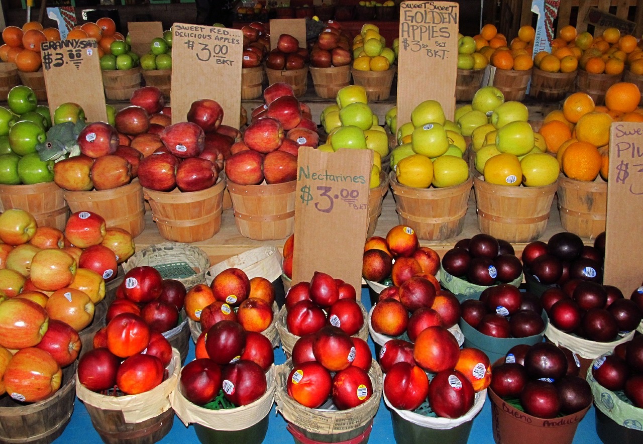 farmers market apples plums free photo