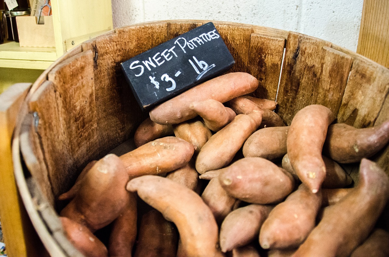 sweet potatoes farmers market sweet potato free photo