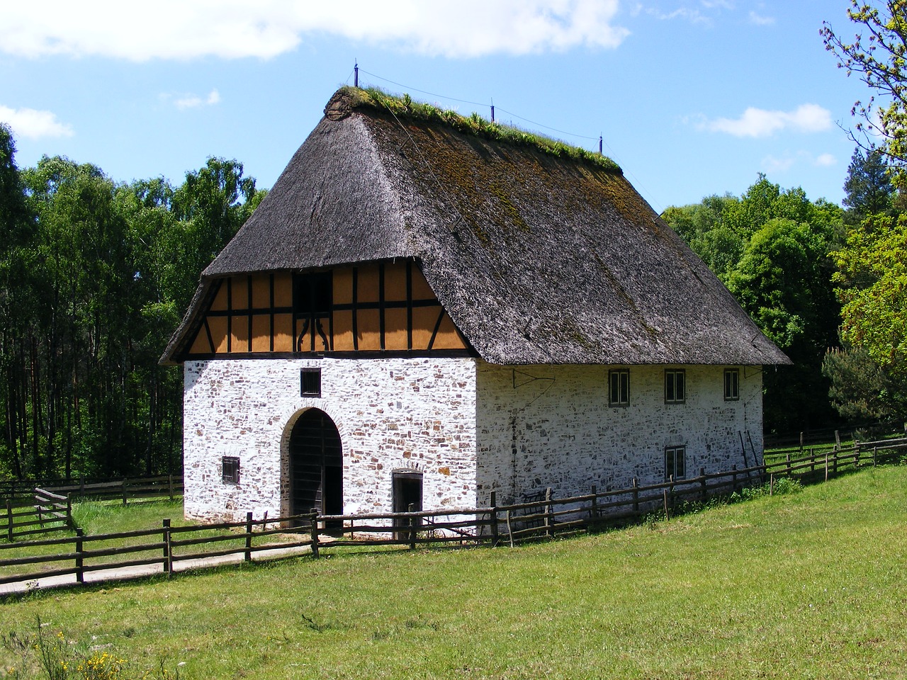 farmhouse  barn  open air museum free photo