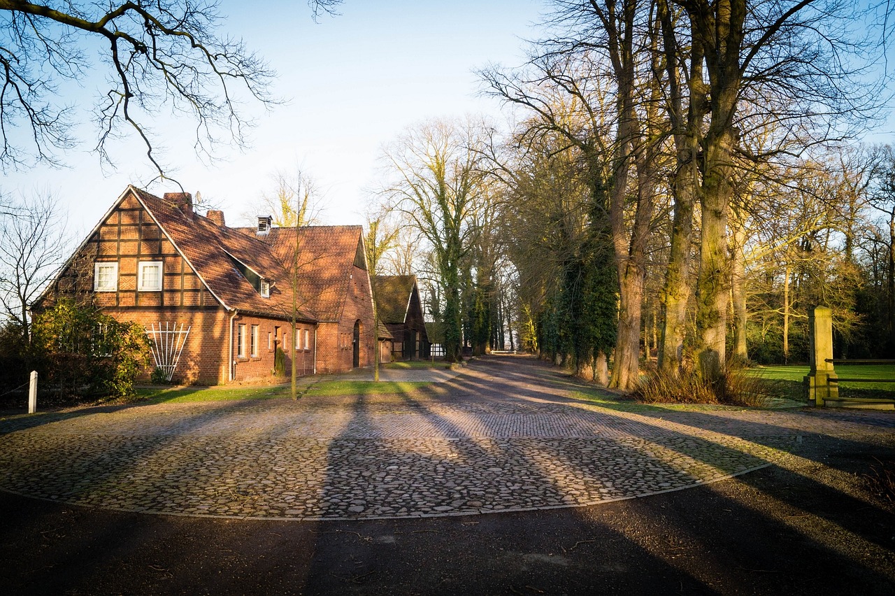 farmhouse old home free photo