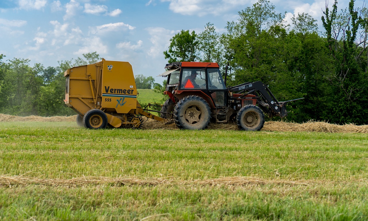 farming farm tractor free photo