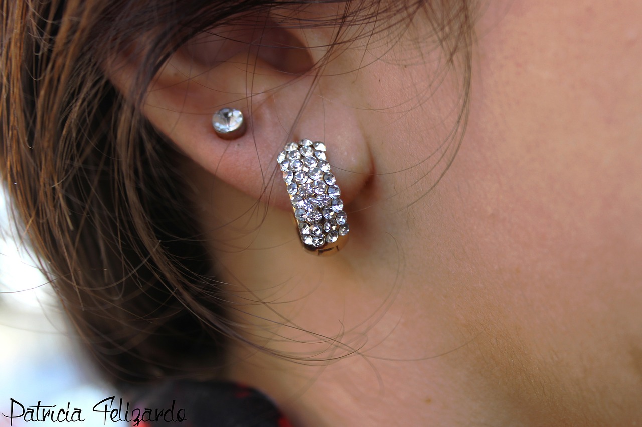 fashion earrings woman free photo
