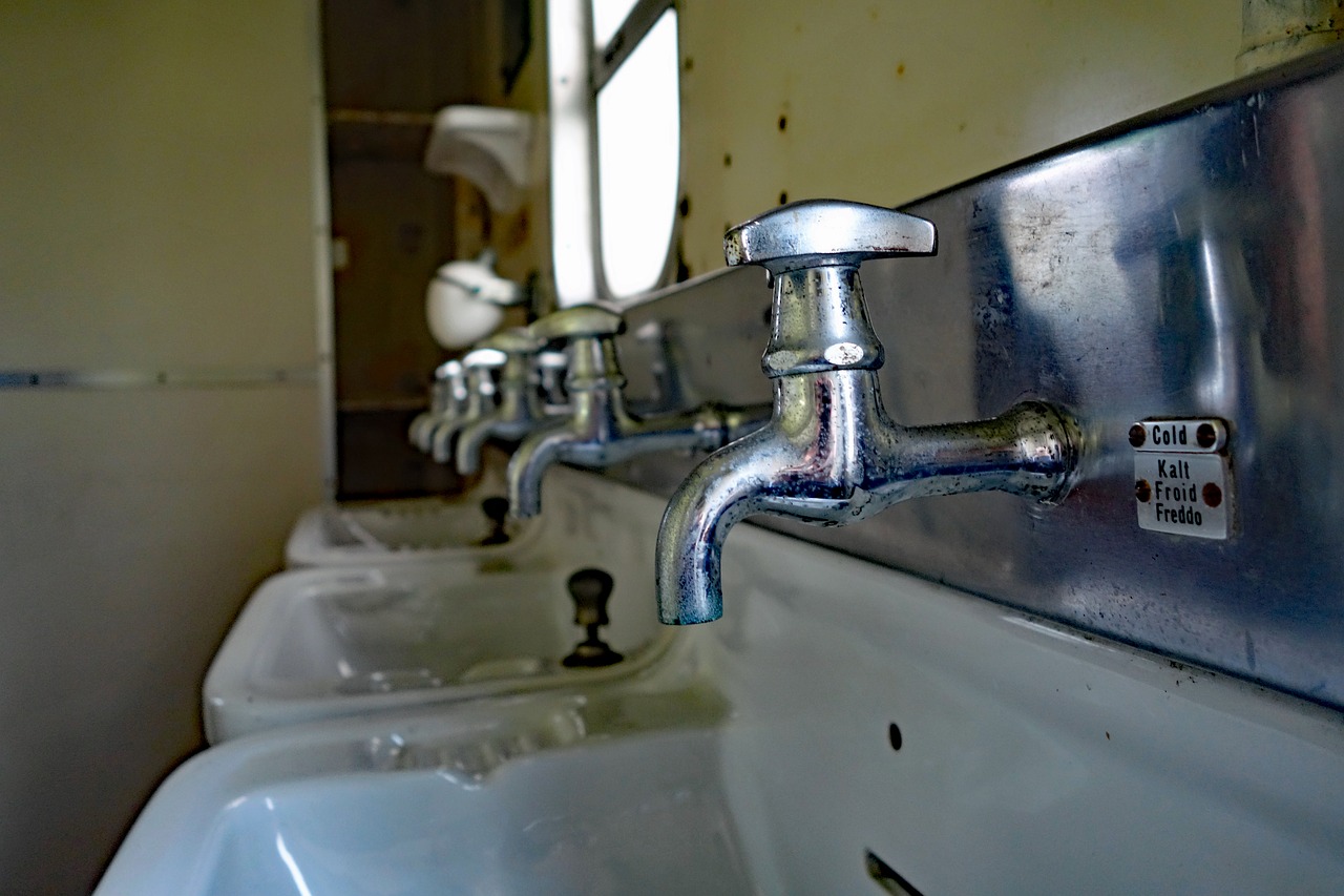 faucet  bathroom sink  washroom free photo
