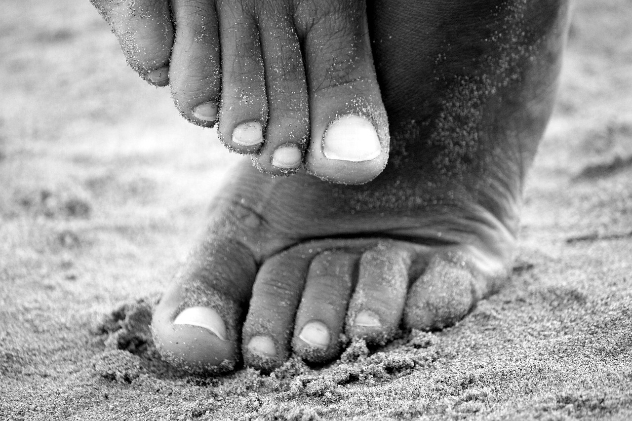 feet sand sea free photo