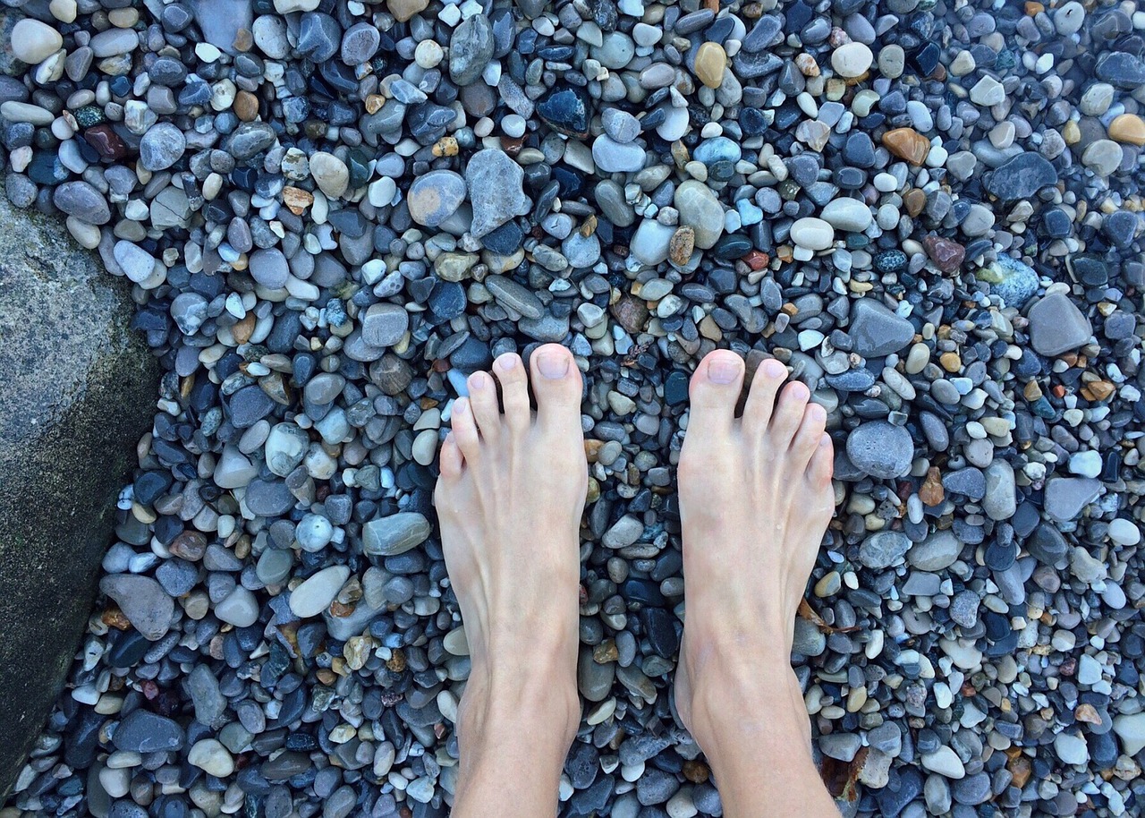 feet barefoot beach free photo