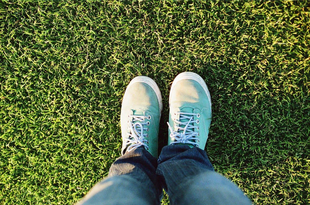 feet legs grass free photo