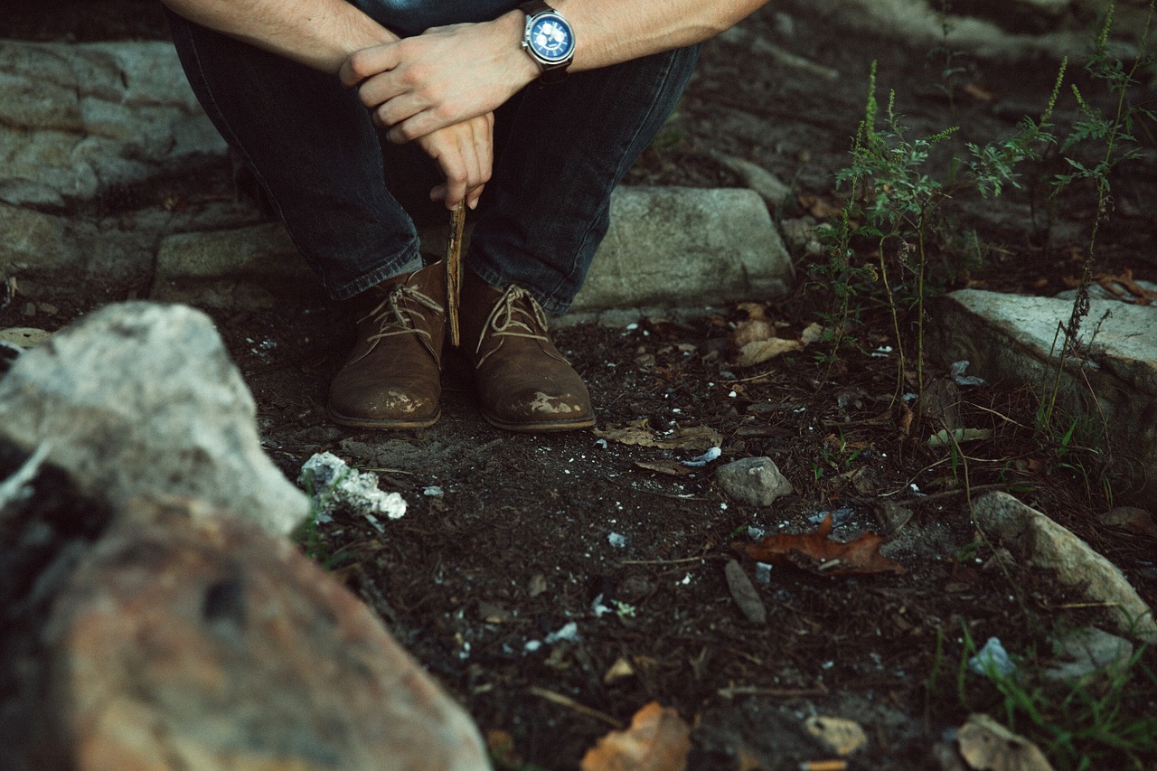 feet person sitting free photo