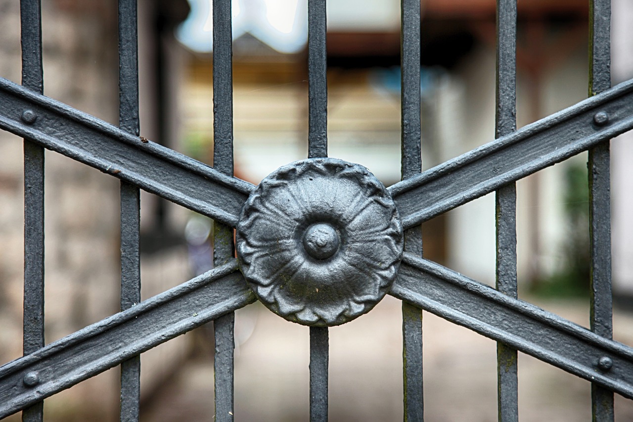 fence iron grid free photo