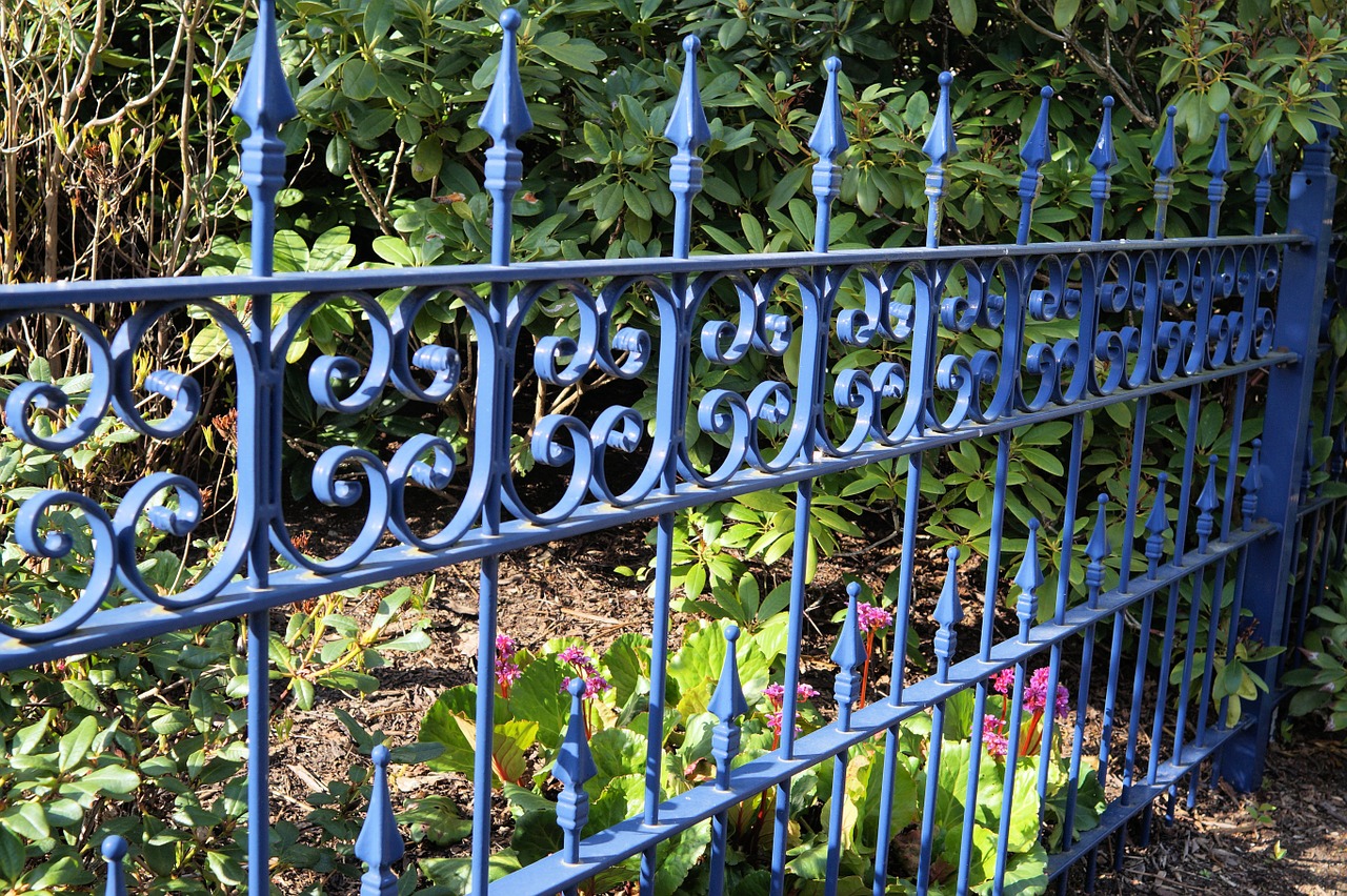 fence demarcation metal free photo
