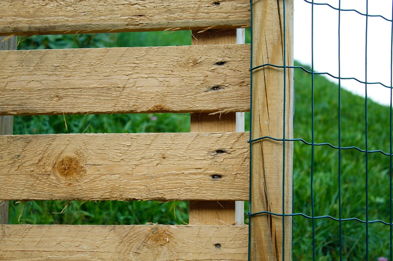 fence  wood  wood fence free photo