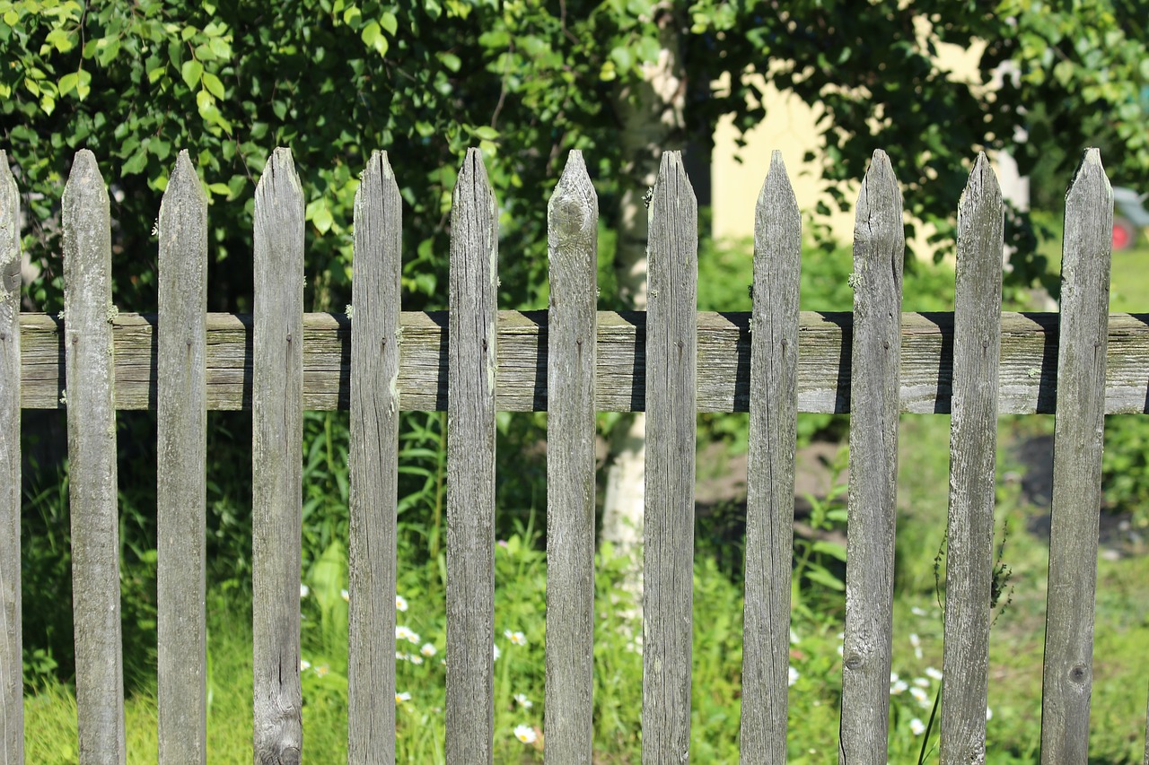 fence  village  grey free photo