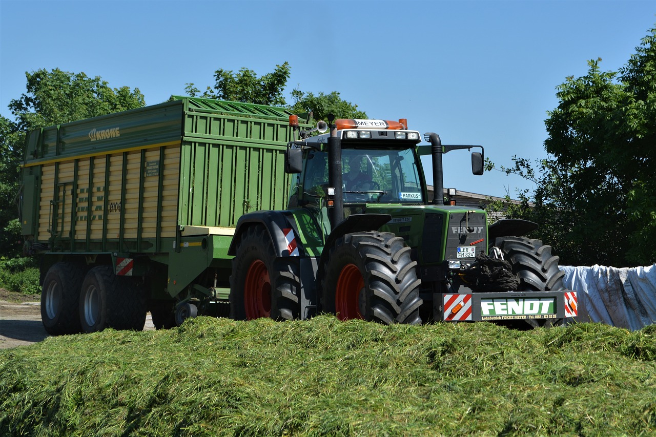 fendt  fendt favorit 824  crown free photo