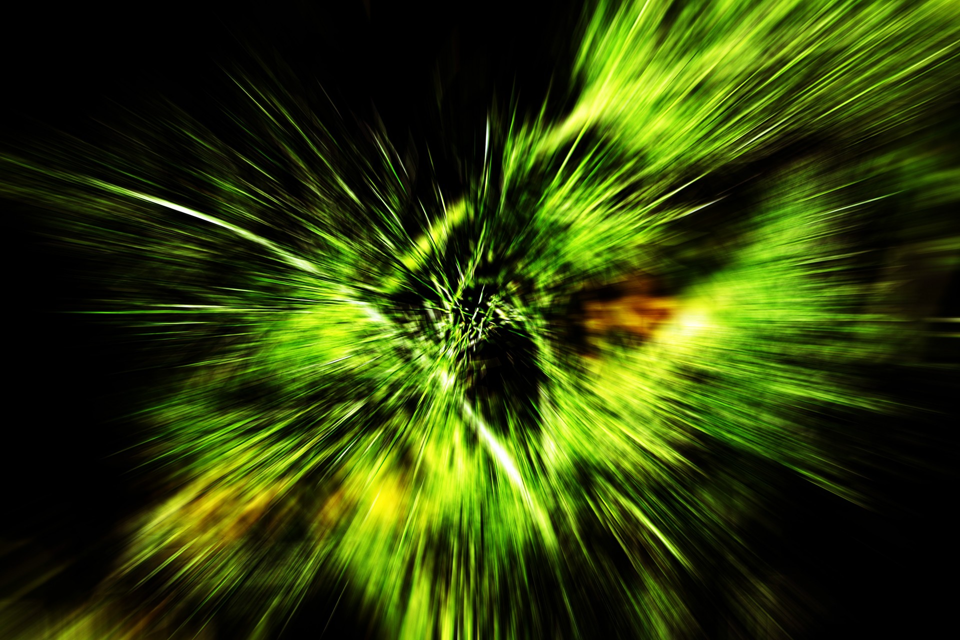 green zoom radial free photo