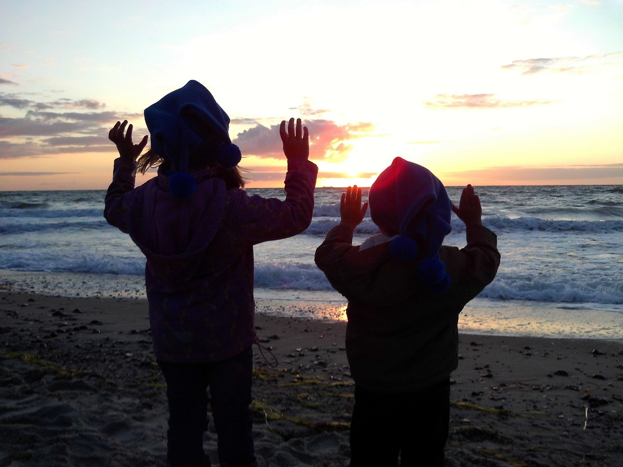 sea sunset children free photo