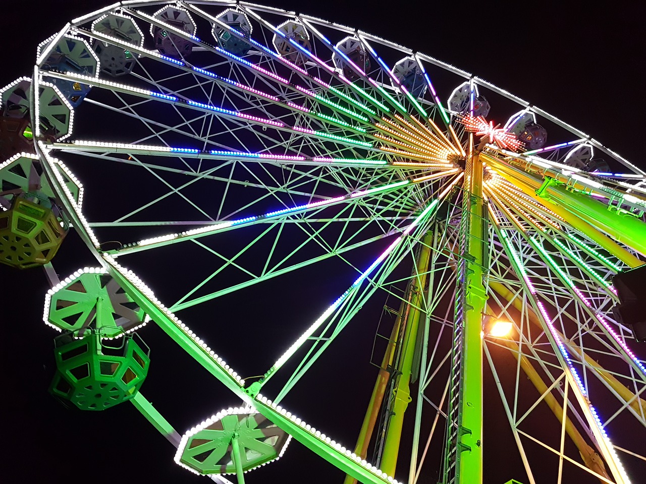 ferris wheel hustle and bustle year market free photo