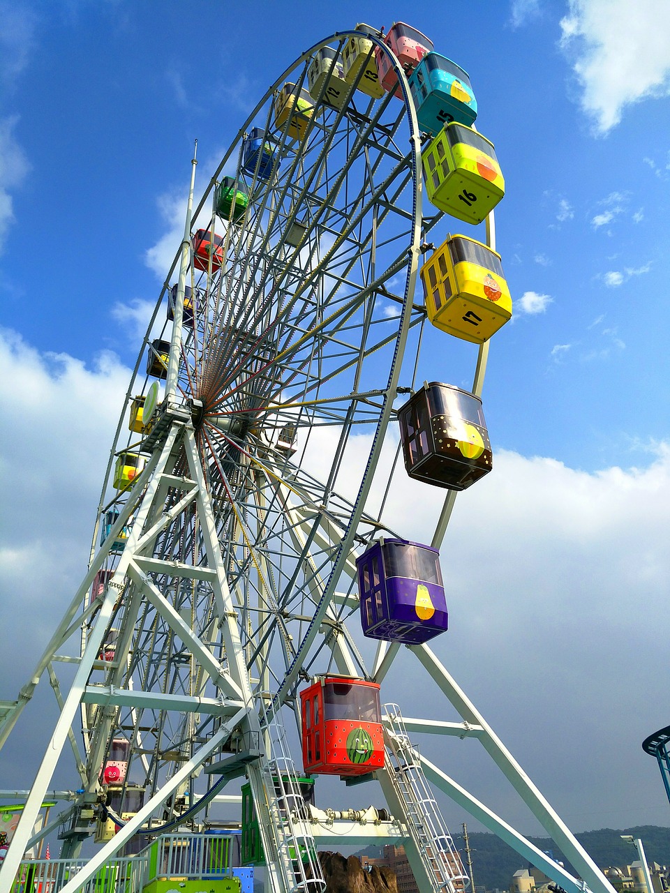ferris wheel taiwan amusement park free photo