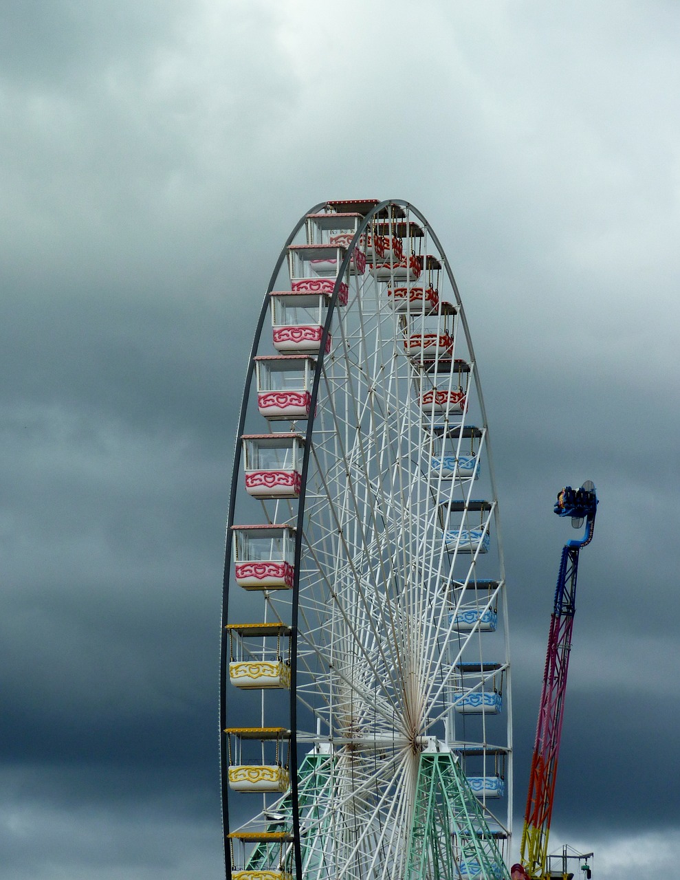 ferris wheel sky grey free photo
