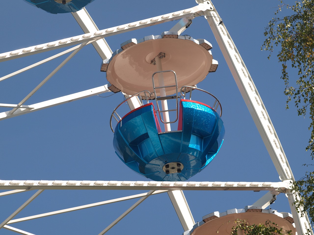 ferris wheel  gondola  fair free photo