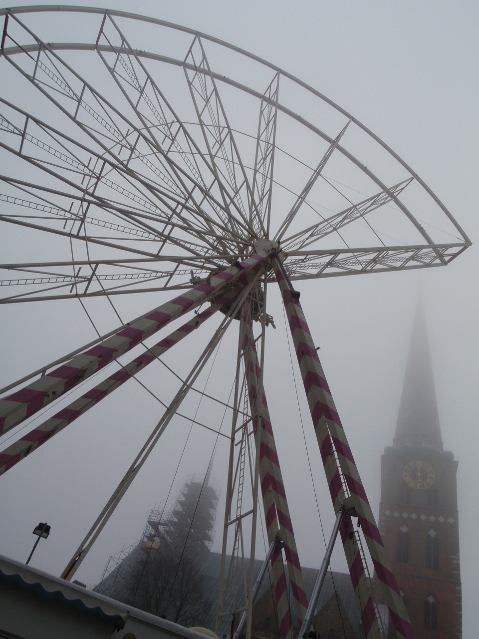 ferris wheel fog lübeck free photo
