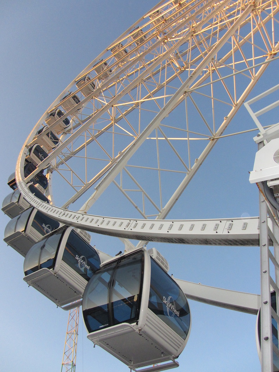 ferris wheel fun blue sky free photo