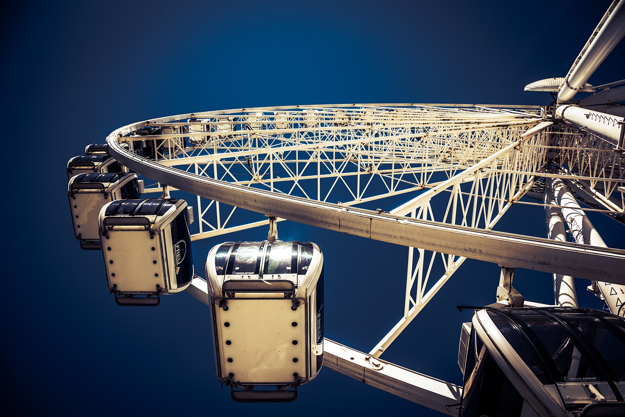 ferris wheel liverpool  merseyside  fun free photo