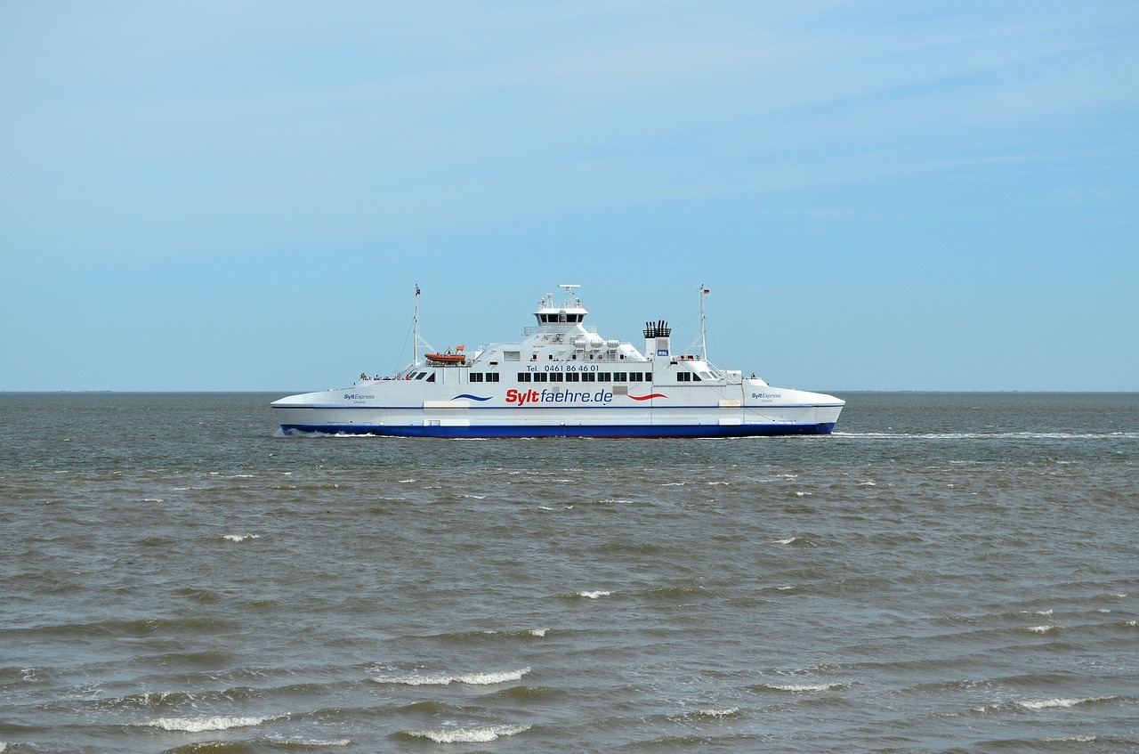 ferry  transport  sylt free photo