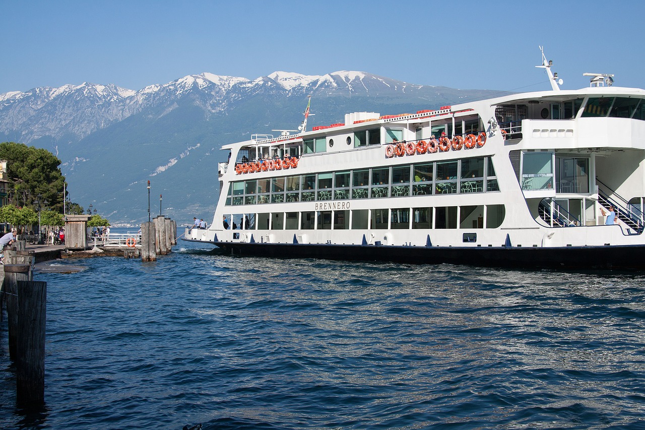 ferry gargnano garda free photo