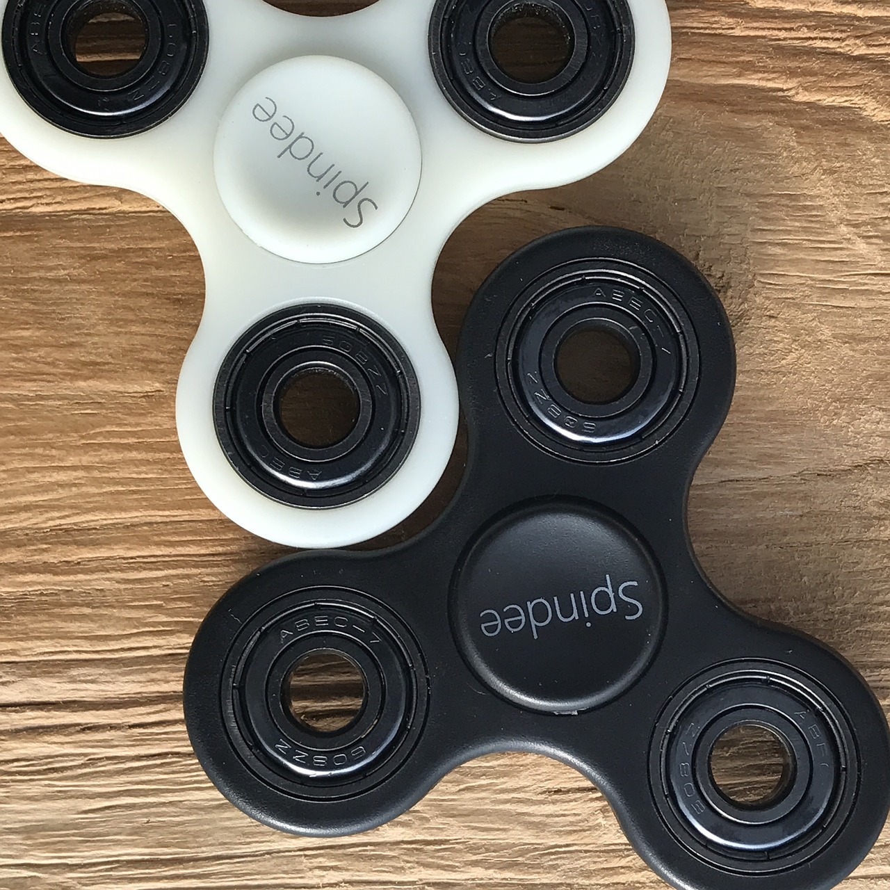 fidget spinner black and white skill toy free photo