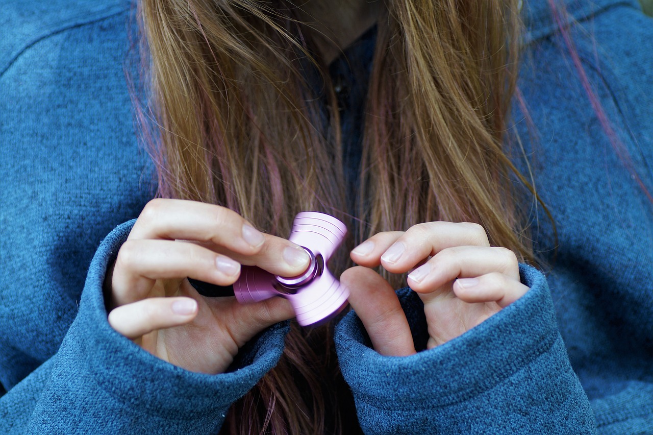 fidget spinner girl ombre hair free photo