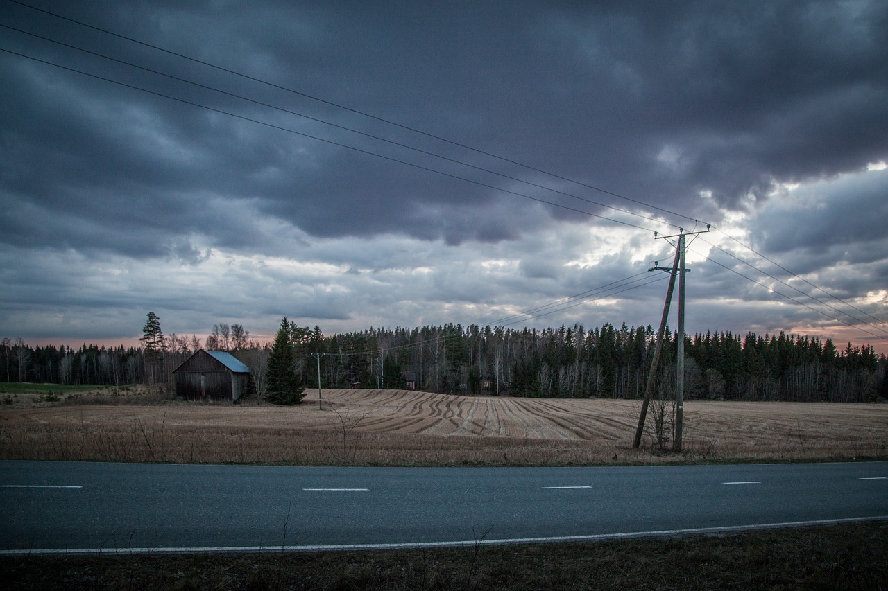 field barn dark free photo